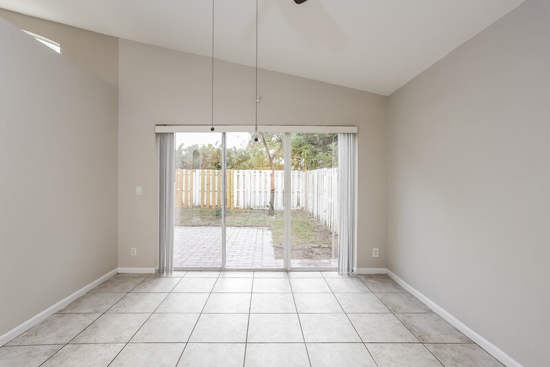 2,665/Mo, 5092 Victoria Cir West Palm Beach, FL 33409 Dining Room View