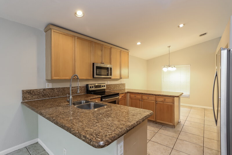 2,665/Mo, 5092 Victoria Cir West Palm Beach, FL 33409 Kitchen View