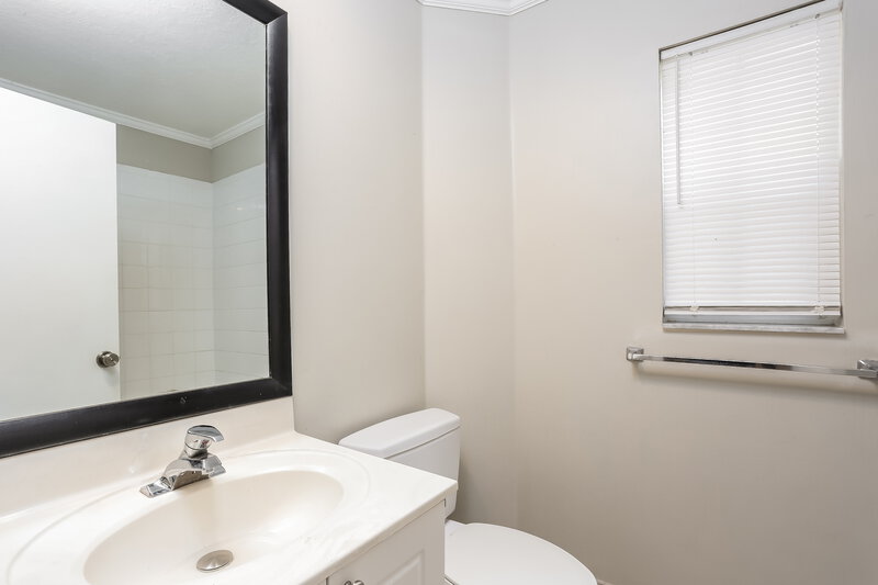 2,665/Mo, 5092 Victoria Cir West Palm Beach, FL 33409 Bathroom View