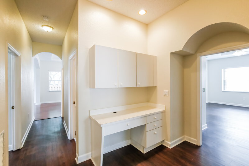 3,455/Mo, 15504 SW 151st St Miami, FL 33196 Hallway View