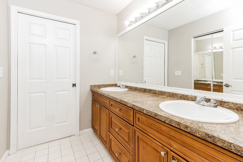 3,065/Mo, 7425 Ansley Dr Lake Worth, FL 33467 Main Bathroom View