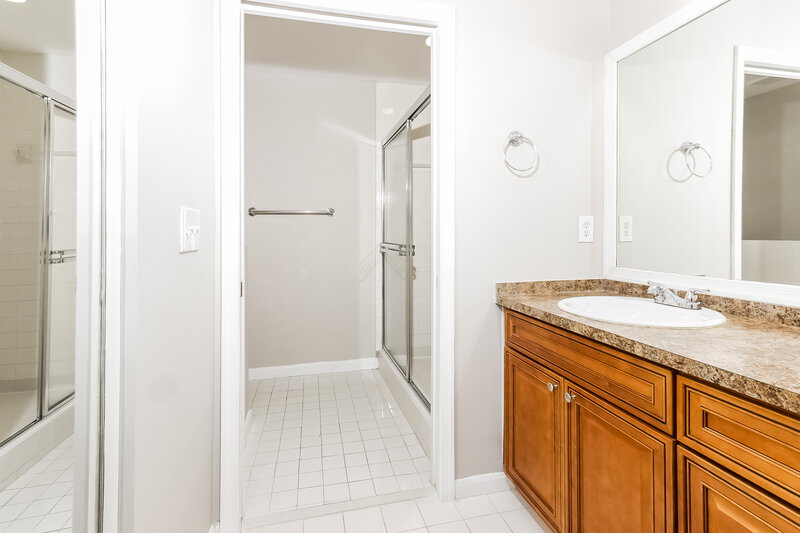3,065/Mo, 7425 Ansley Dr Lake Worth, FL 33467 Main Bathroom View 2