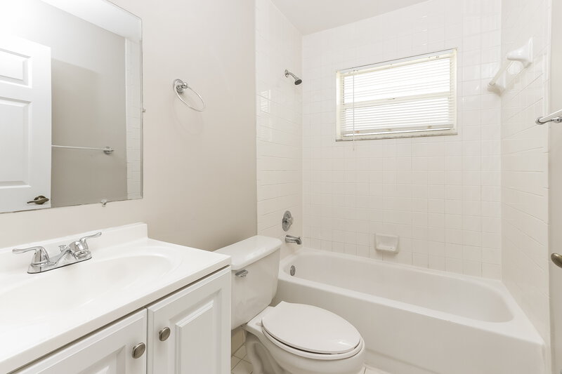 3,065/Mo, 7425 Ansley Dr Lake Worth, FL 33467 Bathroom View
