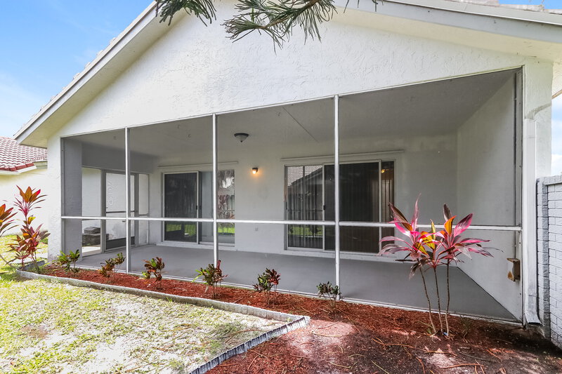 3,065/Mo, 7425 Ansley Dr Lake Worth, FL 33467 Rear View 2