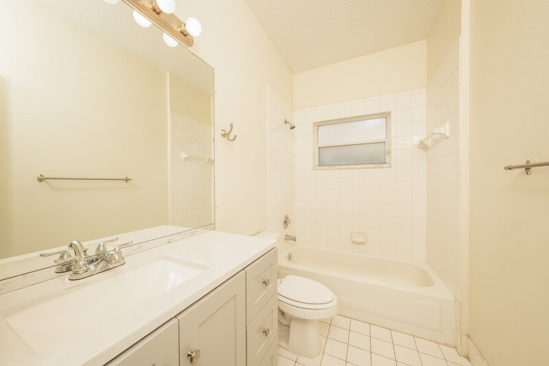 3,970/Mo, 11034 Harbour Springs Cir Boca Raton, FL 33428 Bathroom View