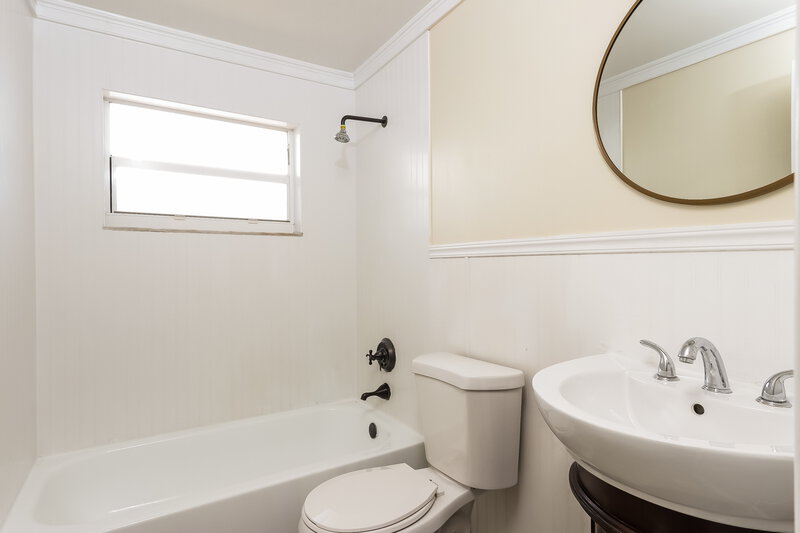 3,815/Mo, 6398 Amberwoods Dr Boca Raton, FL 33433 Main Bathroom View 2