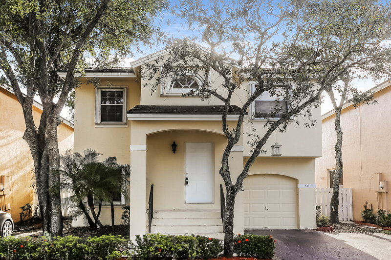 3,440/Mo, 848 NW 98th Ave Plantation, FL 33324 External View