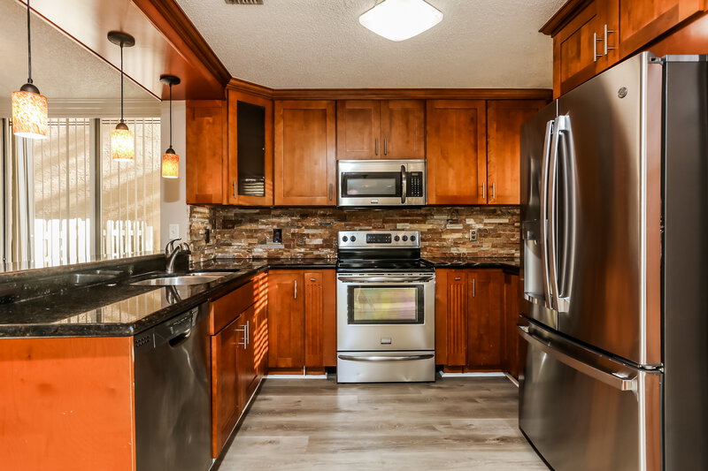 3,440/Mo, 848 NW 98th Ave Plantation, FL 33324 Kitchen View