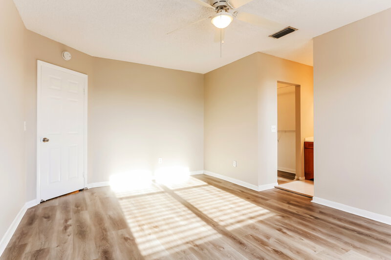 3,440/Mo, 848 NW 98th Ave Plantation, FL 33324 Main Bedroom View