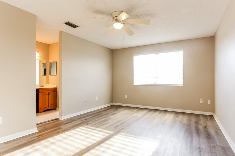 3,440/Mo, 848 NW 98th Ave Plantation, FL 33324 Main Bedroom View 2