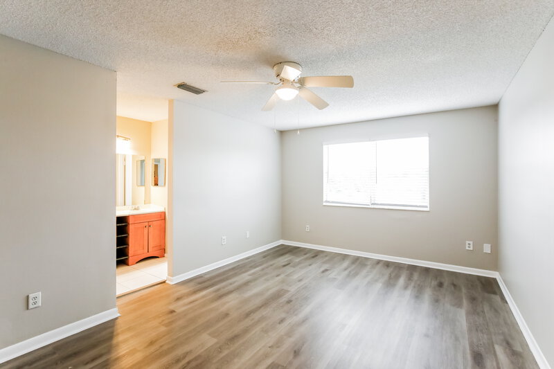 3,365/Mo, 848 NW 98th Ave Plantation, FL 33324 Main Bedroom View