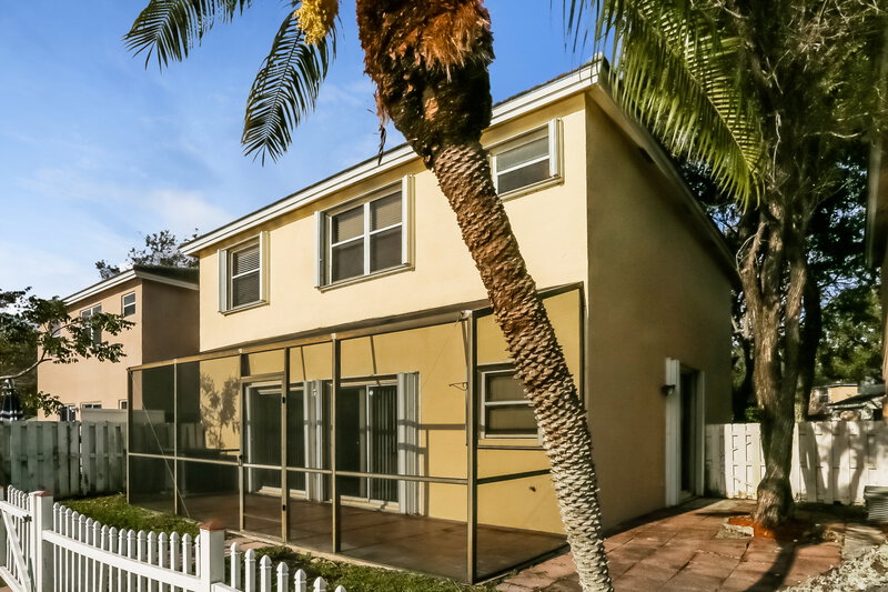 3,440/Mo, 848 NW 98th Ave Plantation, FL 33324 Rear View