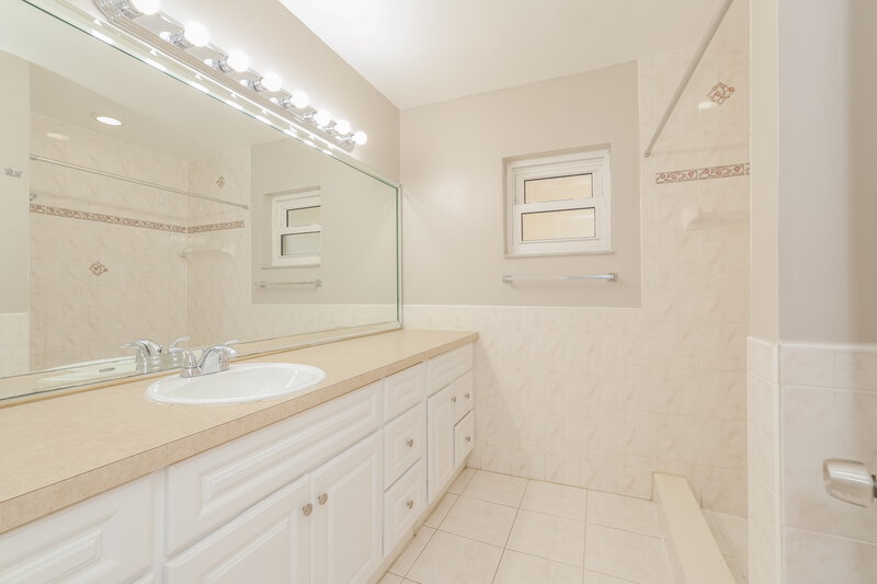 3,420/Mo, 1348 Pinetta Cir Wellington, FL 33414 Main Bathroom View