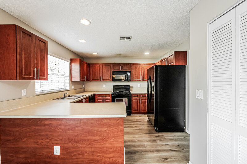 3,425/Mo, 13457 NW 5th Ct Plantation, FL 33325 Kitchen View 2