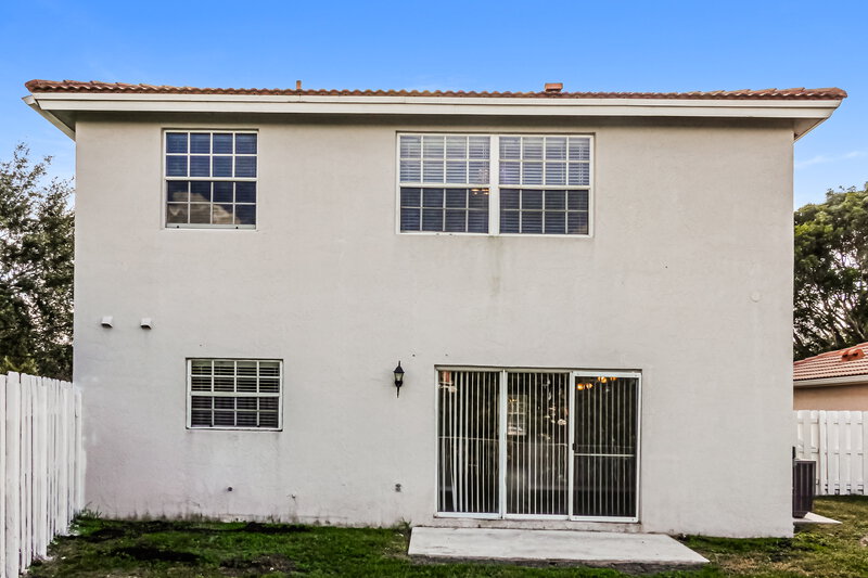 3,425/Mo, 13457 NW 5th Ct Plantation, FL 33325 Rear View