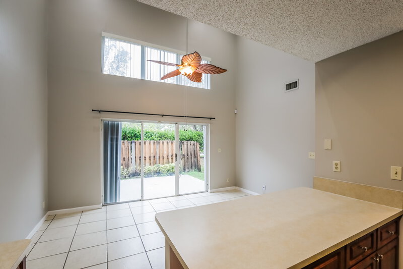 3,315/Mo, 10771 N Saratoga Dr Cooper City, FL 33026 Dining Room View 2