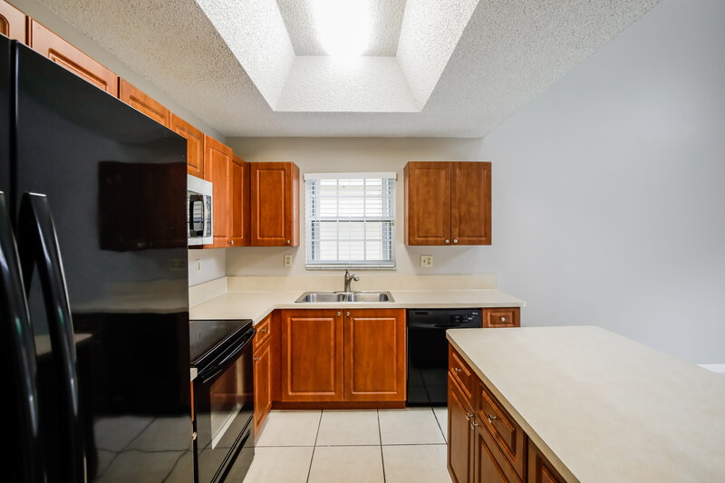 3,315/Mo, 10771 N Saratoga Dr Cooper City, FL 33026 Kitchen View