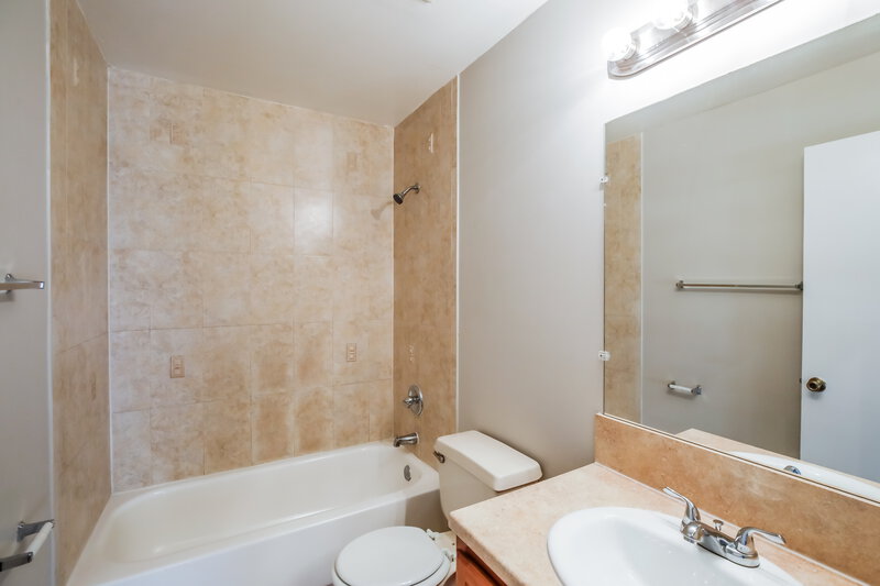 2,795/Mo, 6204 Seminole Ter Margate, FL 33063 Bathroom View