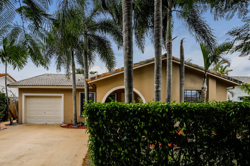 0/Mo, 15142 SW 171st St Miami, FL 33187 External View