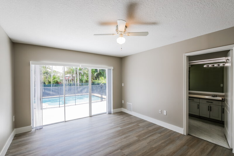 3,345/Mo, 15142 SW 171st St Miami, FL 33187 Main Bedroom View