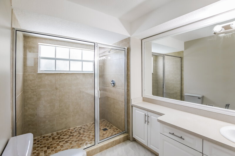 3,345/Mo, 15142 SW 171st St Miami, FL 33187 Main Bathroom View