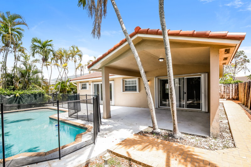 3,345/Mo, 15142 SW 171st St Miami, FL 33187 Rear View