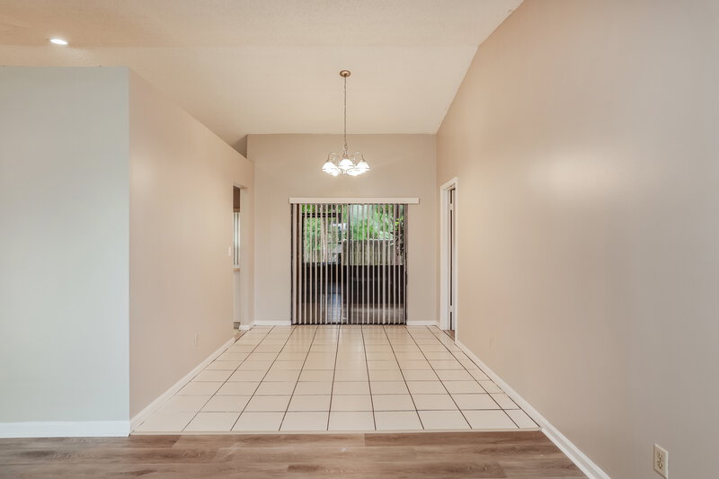 2,775/Mo, 276 Ponce de Leon St Royal Palm Beach, FL 33411 Dining Room View