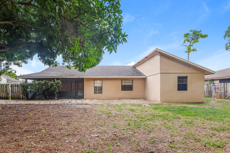 2,775/Mo, 276 Ponce de Leon St Royal Palm Beach, FL 33411 Rear View