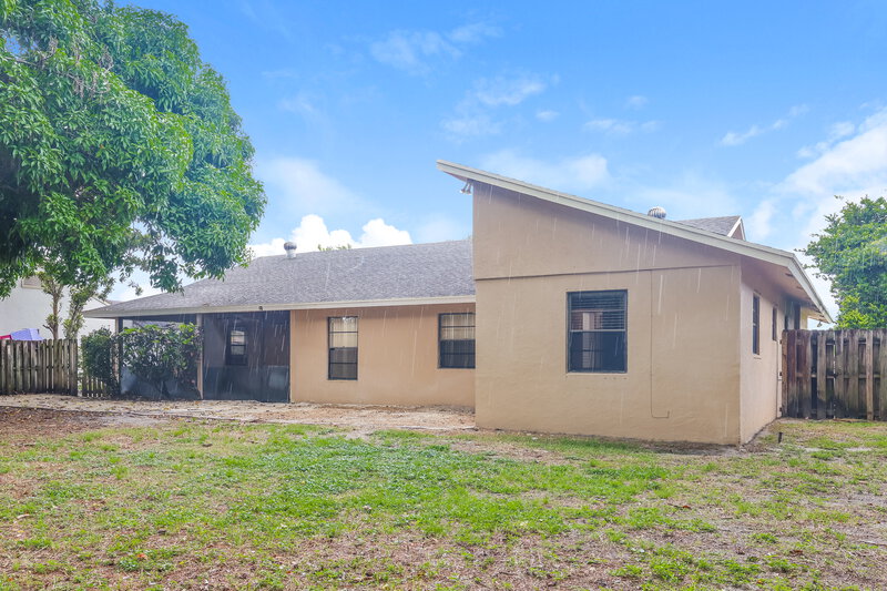 2,775/Mo, 276 Ponce de Leon St Royal Palm Beach, FL 33411 Rear View 2