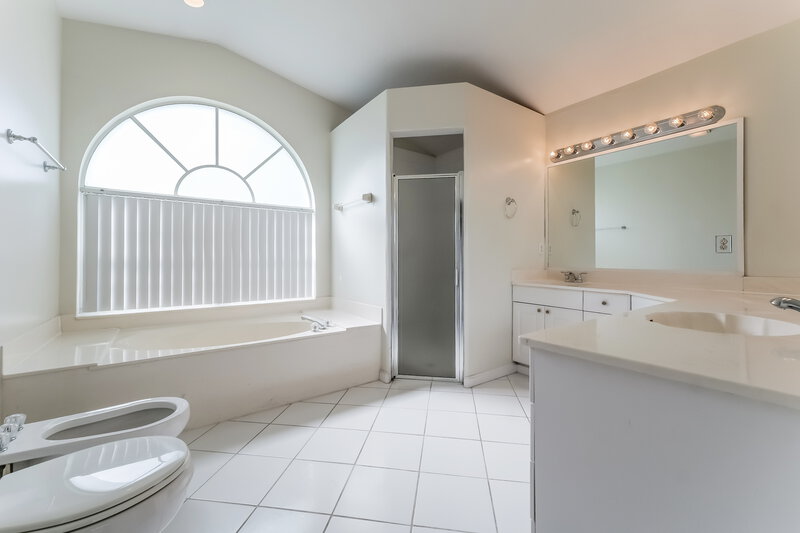 3,295/Mo, 1200 Columbine Pl Wellington, FL 33414 Main Bathroom View 2