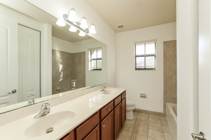 3,655/Mo, 3869 Aspen Leaf Dr Boynton Beach, FL 33436 Main Bathroom View