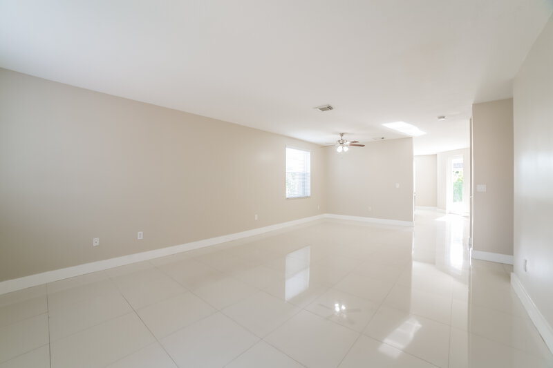5,250/Mo, 12465 SW 120th Ave Miami, FL 33186 Living Room View