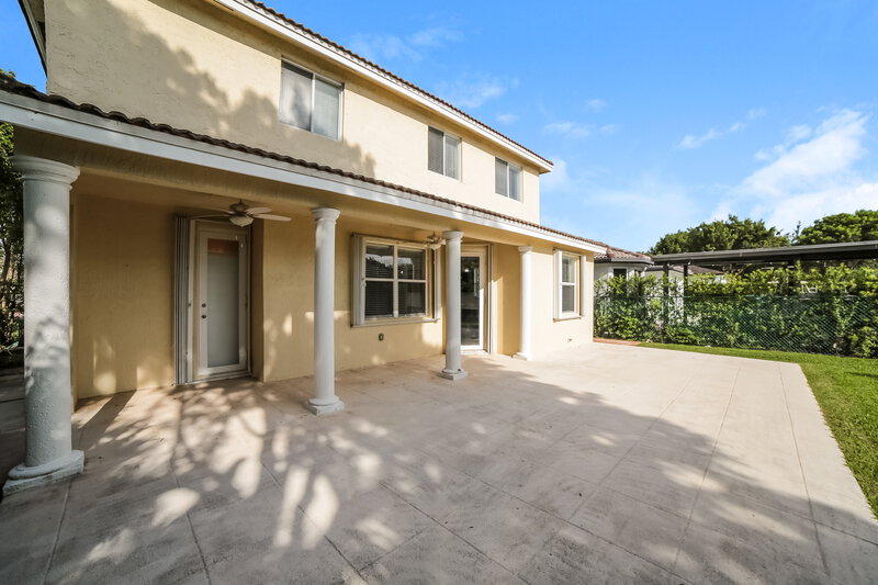 5,250/Mo, 12465 SW 120th Ave Miami, FL 33186 Rear View