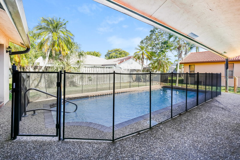 5,370/Mo, 4021 NW 73rd Ave Coral Springs, FL 33065 Pool View