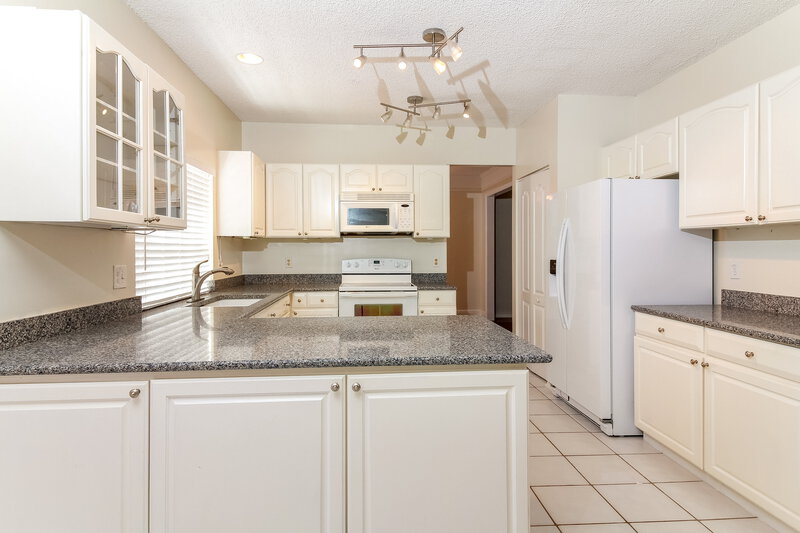 5,490/Mo, 7500 Red Bay Pl Coral Springs, FL 33065 Kitchen View