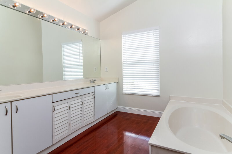 5,490/Mo, 7500 Red Bay Pl Coral Springs, FL 33065 Master Bathroom View