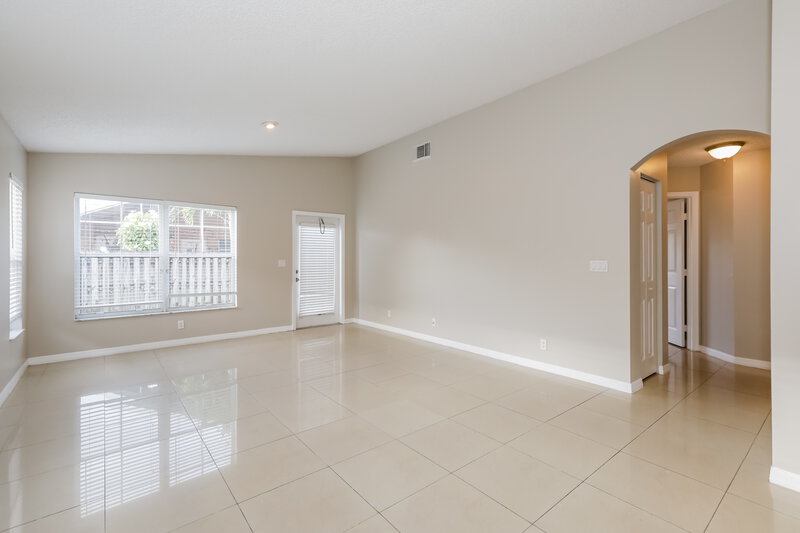 4,830/Mo, 20877 NW 21st St Pembroke Pines, FL 33029 Living Room View