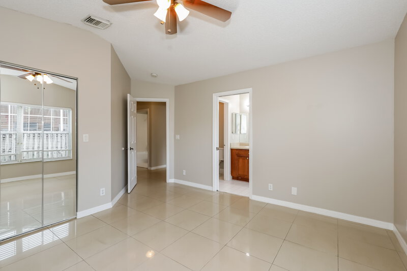 4,830/Mo, 20877 NW 21st St Pembroke Pines, FL 33029 Main Bedroom View