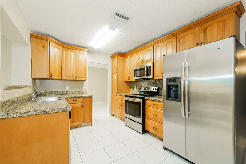 3,260/Mo, 9429 Saddlebrook Dr Boca Raton, FL 33496 Kitchen View