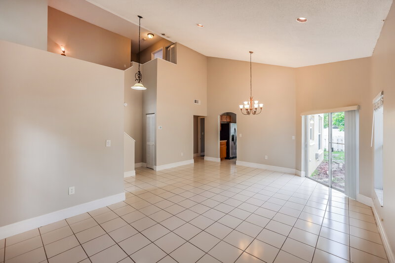 3,010/Mo, 6131 NW 44th Ln Coconut Creek, FL 33073 Living Room View 2