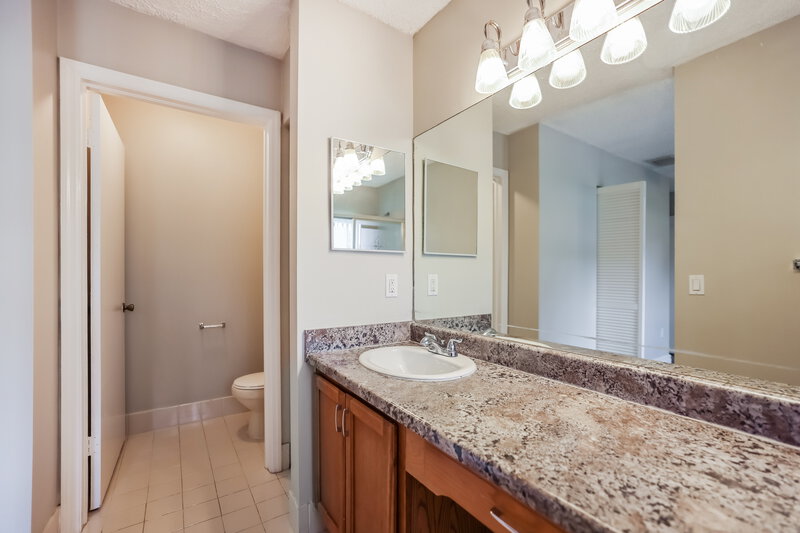 3,010/Mo, 6131 NW 44th Ln Coconut Creek, FL 33073 Main Bathroom View 2