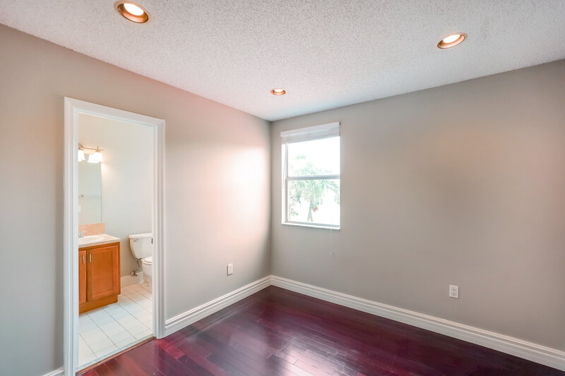 3,010/Mo, 6131 NW 44th Ln Coconut Creek, FL 33073 Bedroom View