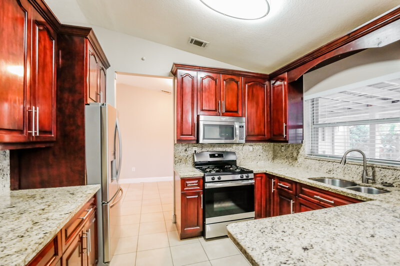 2,905/Mo, 14504 SW 174th Ter Miami, FL 33177 Kitchen View