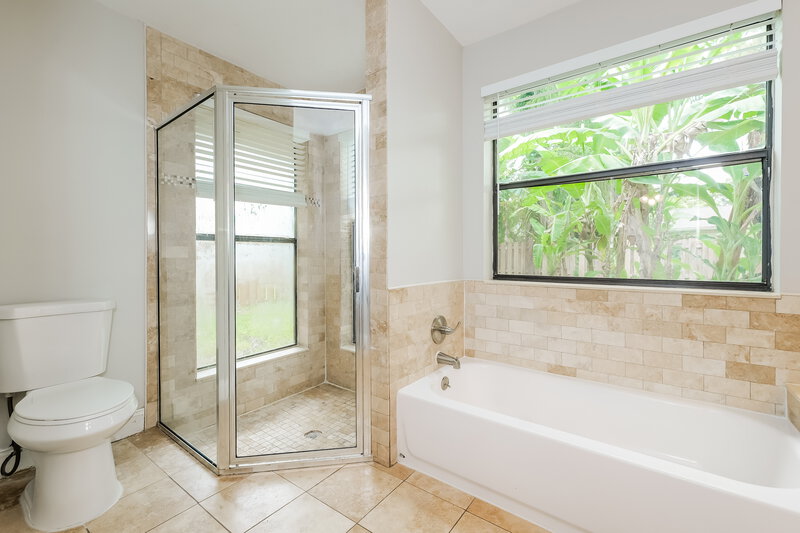 3,675/Mo, 13522 Exotica Ln Wellington, FL 33414 Main Bathroom View
