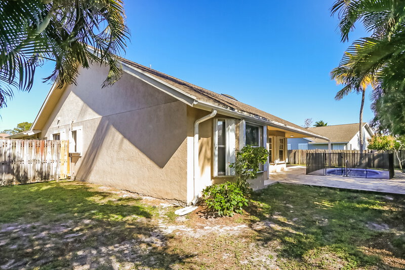 3,580/Mo, 13698 Staimford Dr Wellington, FL 33414 Rear View