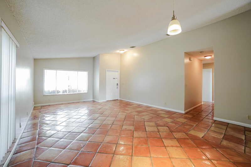 3,405/Mo, 3802 NW 59th St Coconut Creek, FL 33073 Living Room View 2