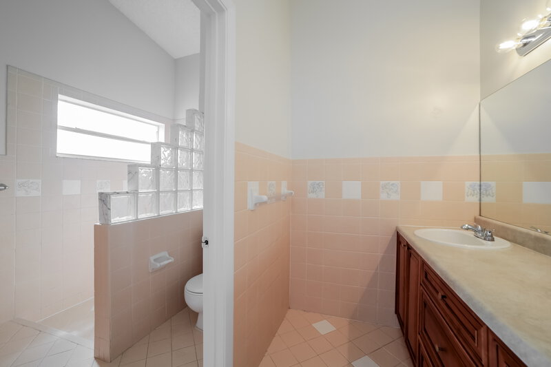 3,405/Mo, 3802 NW 59th St Coconut Creek, FL 33073 Main Bathroom View