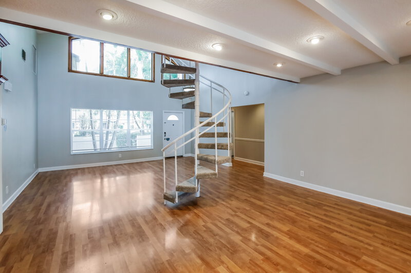 3,540/Mo, 10822 NW 9th Mnr Coral Springs, FL 33071 Living Room View 2