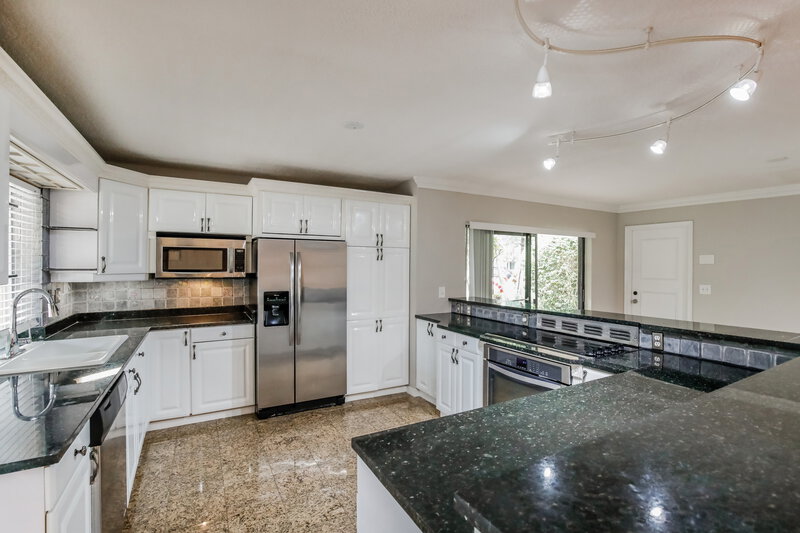 3,540/Mo, 10822 NW 9th Mnr Coral Springs, FL 33071 Kitchen View