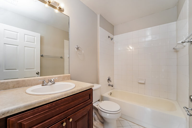 2,935/Mo, 1447 SW 45th Way Deerfield Beach, FL 33442 Bathroom View